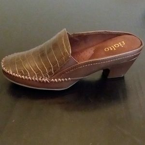 Brand New Rialto Zivette Dark Brown Mules Sz 8